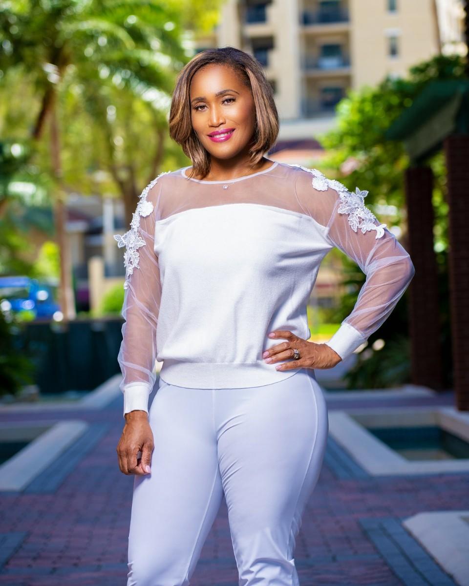White top with Sheer sleeves