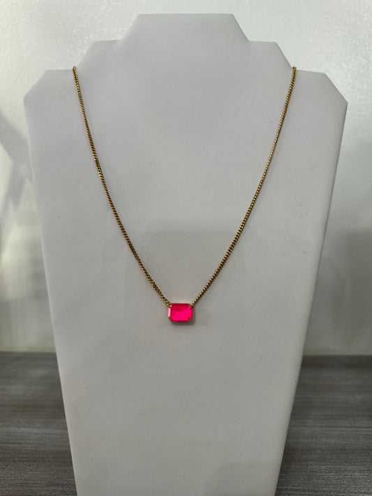 Rubin  necklace in electric pink