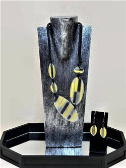 Pretty Yellow Necklace Set