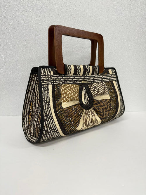 Arrow cane palm classic shape