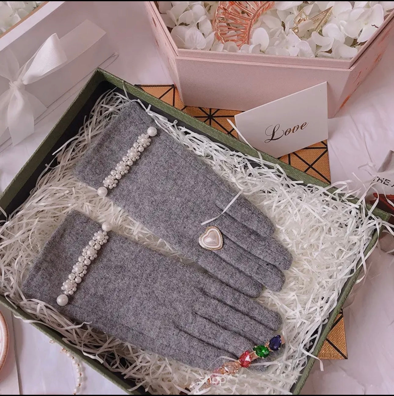 Pearl and Heart Gloves