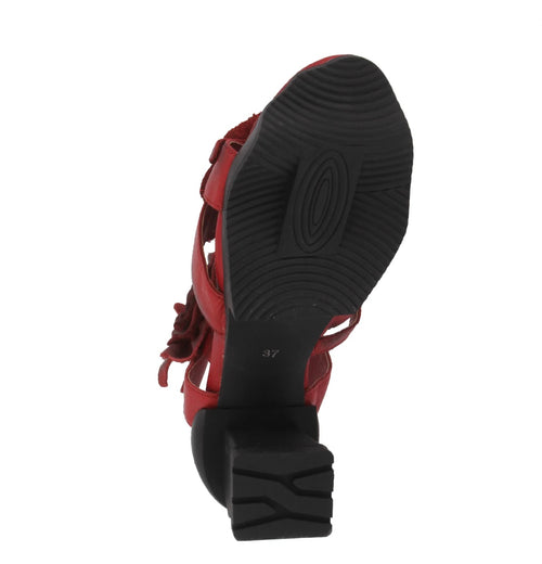 L'ARTISTE SHELLY ANKLE
STRAP SANDAL