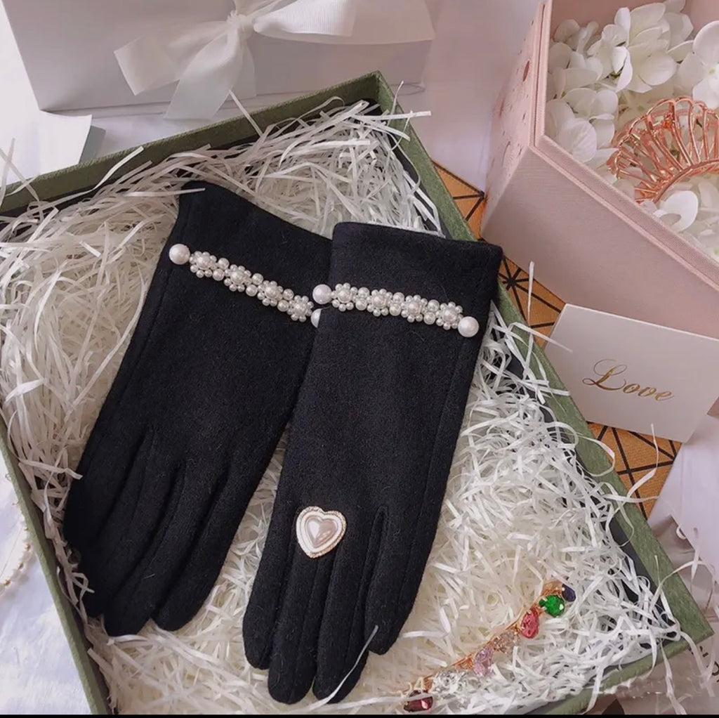 Pearl and Heart Gloves