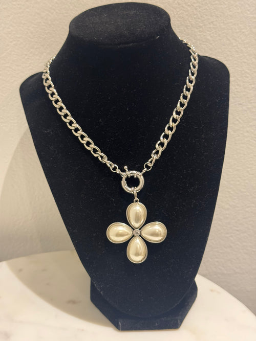 Alluring Pearl Necklace