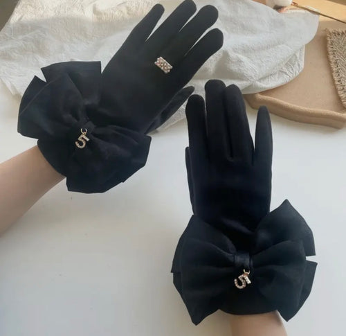 No.5 Gloves with Crystal Ring