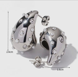 Hollow Teardrop w/ Pearls