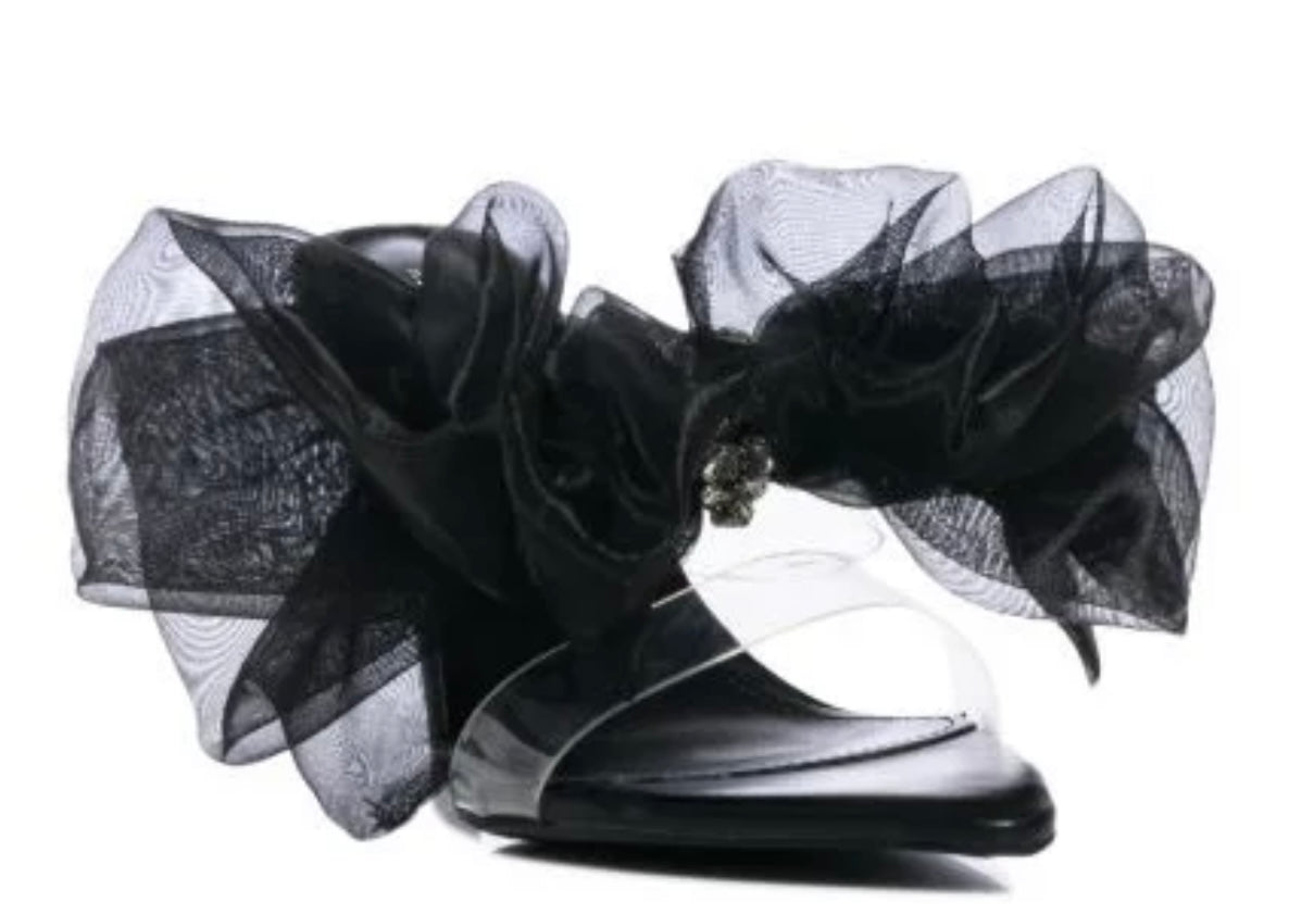 Limelight – The Red Velvet Boutique