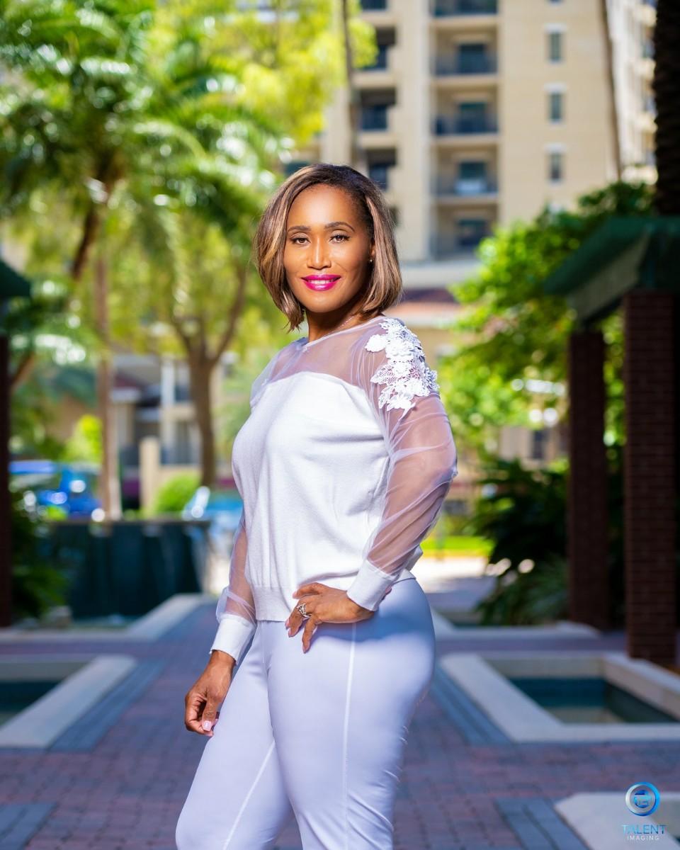 White top with Sheer sleeves